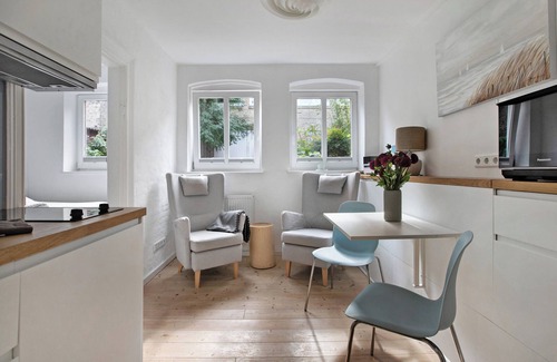 Flensburg Apartment | Apartment 'Ferienwohnung 'smaaland' with Shared Garden and Wi-Fi