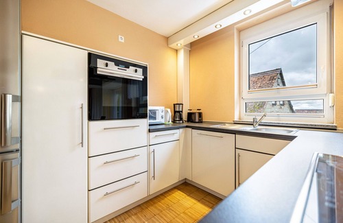 Oschelbronn Apartment | Apartment 'Ferienwohnung Gäufelden 120 Qm' with Balcony and Wi-Fi