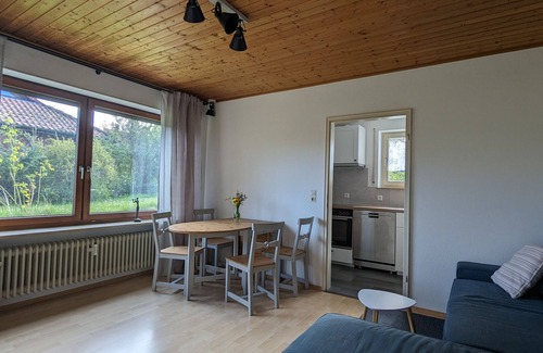 Oberlengenhardt Apartment | Apartment 'Ferienwohnung Wiesenblümle' with Private Terrace, Private Garden and Wi-Fi