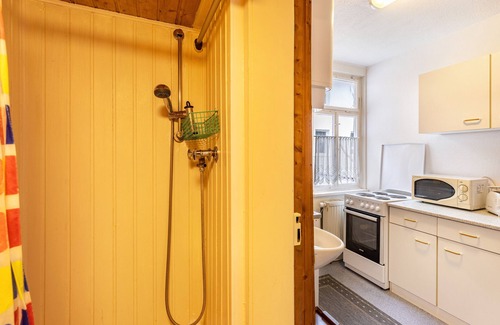 Albstadt Apartment | Apartment 'Ferienwohnung 202' with Shared Garden and Wi-Fi