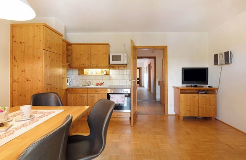 Eschlkam Apartment | Apartment 'Ferienwohnung 1' with Shared Garden and Wi-Fi