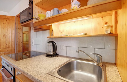 Eschlkam Apartment | Apartment 'Ferienwohnung 3' with Shared Garden, Balcony and Wi-Fi