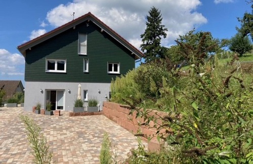 Loffenau Apartment | Apartment 'Ferienwohnung Auerhahn' with Mountain View, Private Terrace and Wi-Fi