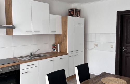 Gera Apartment | Apartment 'Ferienwohnung Am Theaterplatz' with Wi-Fi