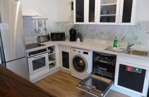 Jena Apartment | Apartment Ferienwohnung Martin Luther, 3 Schlafzimmer, free WiFi, Nähe Zentrum, klimatisiert, hell, offen, sehr schön,