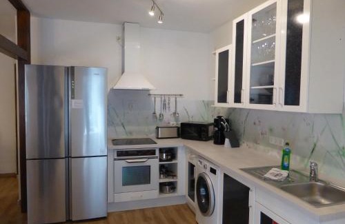 Jena Apartment | Apartment Ferienwohnung Martin Luther, 3 Schlafzimmer, free WiFi, Nähe Zentrum, klimatisiert, hell, offen, sehr schön,