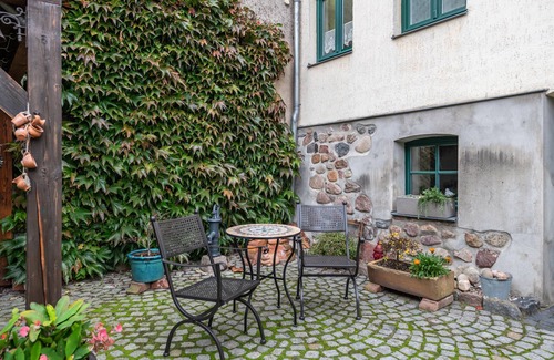 Muritz Apartment | Apartment 'Fewo Altstadtkern Waren Müritz 1' with Shared Garden and Wi-Fi