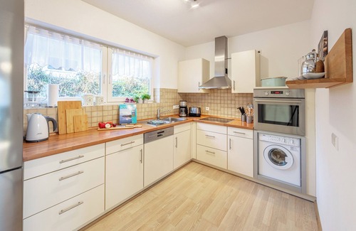 Ohningen Apartment | Apartment 'Fewo Bodenseeoase' with Lake View, Private Terrace and Wi-Fi