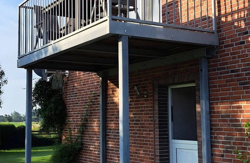 Pellworm Apartment | Apartment 'Fewo Sandbank' with Shared Terrace, Shared Garden and Wi-Fi