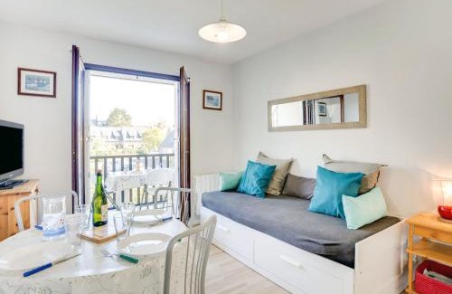 Cabourg Apartment | Apartment Fleur Marine-9 by Interhome