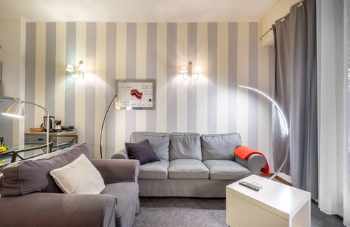 Carre d'Or Apartment | Apartment 'Florence' with Balcony, Wi-Fi and Air Conditioning