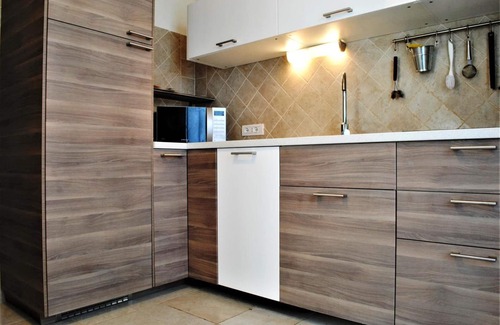 Case Peschiera-Lu Fraili Apartment | Apartment 'Florida 2' with Sea View, Wi-Fi and Air Conditioning