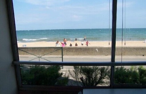 Courseulles-sur-Mer Apartment | Apartment for 6 people