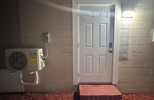 Terrace Park Apartment | Apartment for 2 people only 5 minutes from Bush Garden and USF, cozy.