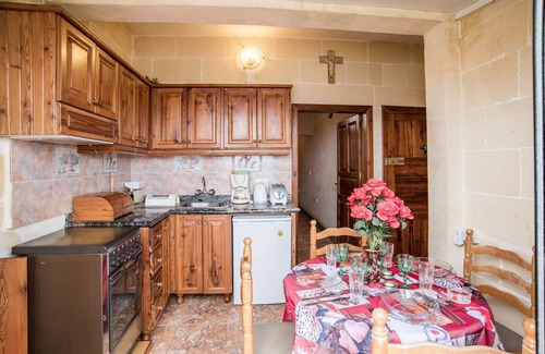 Marsalforn Apartment | Apartment for 2 persons with good sized balcony and amazing sea views!