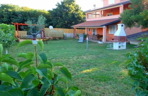 Bale Apartment | Apartment for 2 with beautiful garden