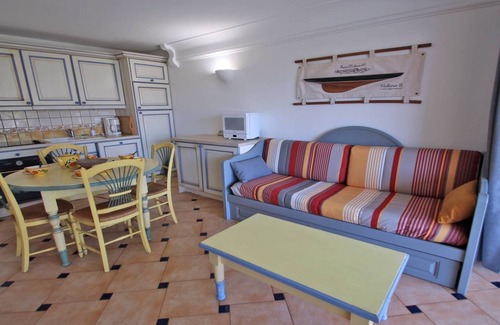 Sainte-Maxime City Centre Apartment | Apartment for 4/5 people – Air conditioning – Wifi – Pool residence – Sainte Maxime –.