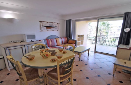 Sainte-Maxime City Centre Apartment | Apartment for 4/5 people – Air conditioning – Wifi – Pool residence – Sainte Maxime –.