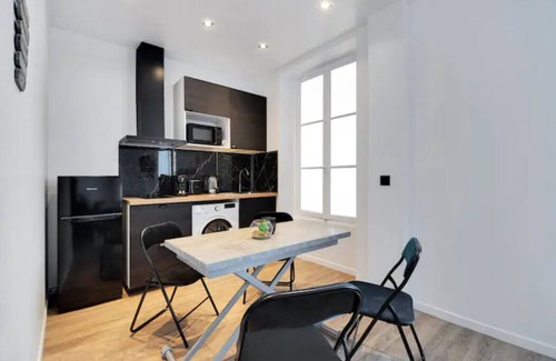 Saint-Denis Apartment | Apartment for 4 people at the gates of Paris