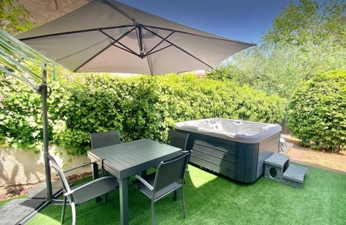 Frejus Apartment | Apartment for 4 with garden - near park