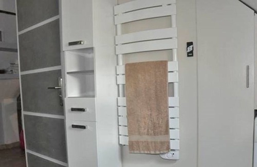 Amfreville-la-Mi-Voie Apartment | Apartment Amfreville-la-Mi-Voie, 1 bedroom, 4 persons
