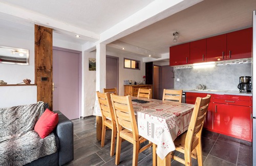 Champagny-en-Vanoise Apartment | Apartment 'Chalet Le Chamois' with Mountain View, Private Terrace and Wi-Fi