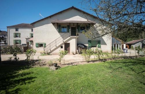 Dombasle-devant-Darney Apartment | Apartment in Darney with Meadow Views, cleaning included