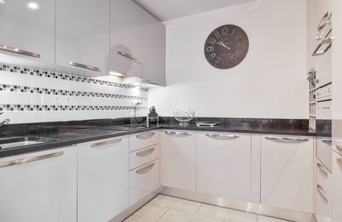 Monetier-les-Bains Apartment | Apartment with terrace near the slopes in Serre Chevalier