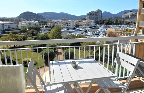 Mandelieu-La-Napoule Apartment | Apartment "Le Jean Bart" with pool and views of Cannes Marina