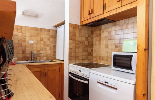 Pralognan-la-Vanoise Apartment | Apartment 'La Bévéria 4' with Private Terrace and Shared Garden