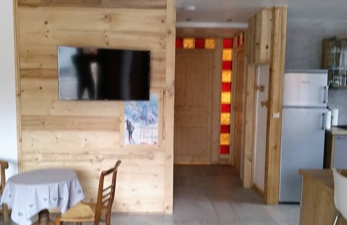 Pralognan-la-Vanoise Apartment | Apartment in chalet 4 pers. in the heart of the Vanoise National Park