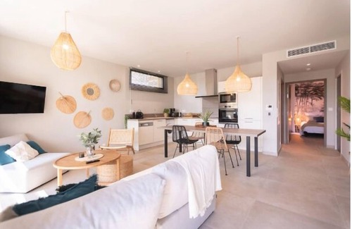 Les Issambres Apartment | Apartment 7: Cap Ferrat