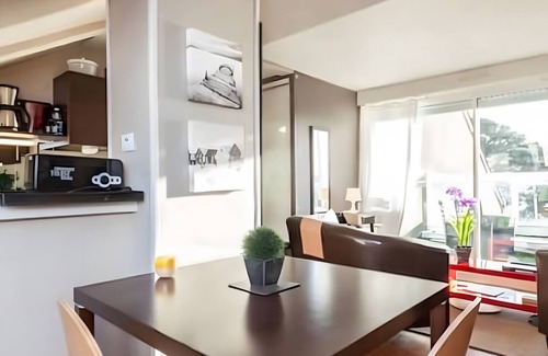 Saint-Cast-le-Guildo Apartment | Apartment 'Newport Vue Mer' with Sea View, Private Terrace and Wi-Fi