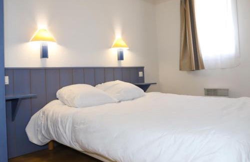 Saint-Georges-d'Oleron Apartment | Apartment Les Sables Vignier-1 by Interhome