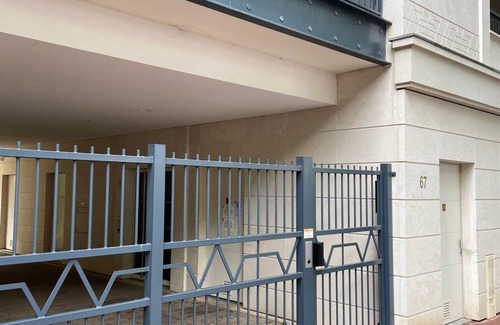 Saint-Ouen Apartment | Apartment with terrace near Montmartre