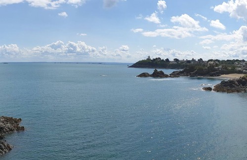 Saint-Quay-Portrieux Apartment | Apartment sea view & feet in the water