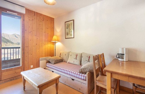 Saint-Sorlin-d'Arves Apartment | Apartment in Saint-Sorlin near Ski Resort