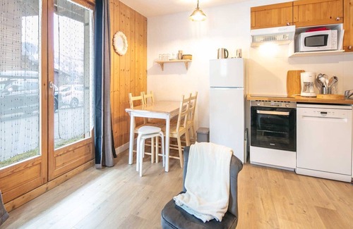 Saint-Sorlin-d'Arves Apartment | Apartment in Saint-Sorlin-d'Arves