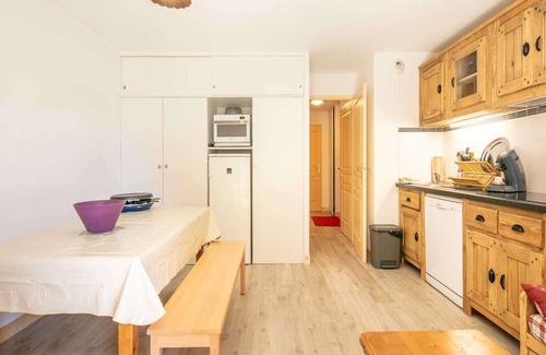 Saint-Sorlin-d'Arves Apartment | Apartment in Saint-Sorlin near Ski Resort