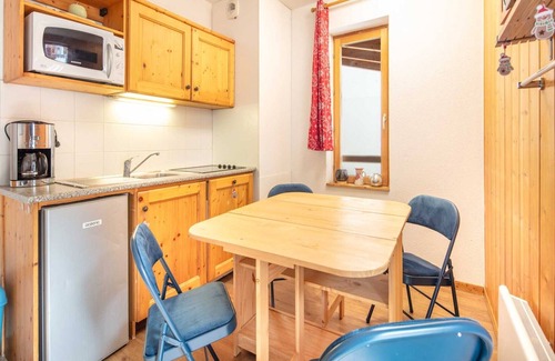 Saint-Sorlin-d'Arves Apartment | Apartment in Saint-Sorlin near Ski Resort