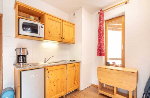 Saint-Sorlin-d'Arves Apartment | Apartment in Saint-Sorlin near Ski Resort