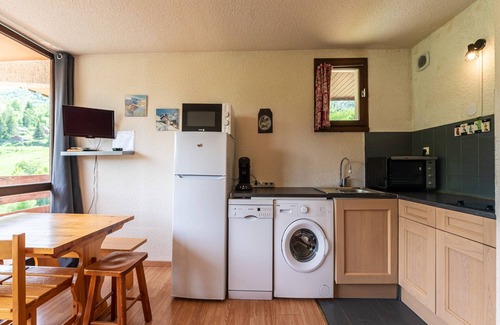 Saint-Sorlin-d'Arves Apartment | Apartment in Saint-Sorlin near Ski Resort