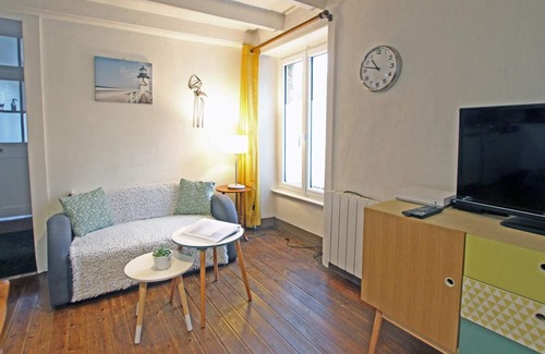Saint-Vaast-la-Hougue Apartment | Apartment Saint-Vaast-la-Hougue, 2 bedrooms, 4 persons