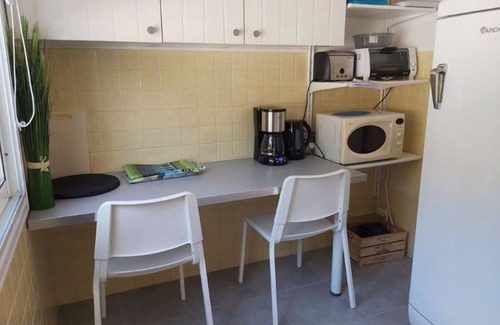 Six-Fours-les-Plages Apartment | Apartment T2 Six Fours Cap Nègre, 1mn walk from the sea.