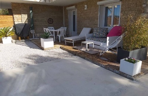 Six-Fours-les-Plages Apartment | Apartment T2 Six Fours Cap Nègre, 1mn walk from the sea.