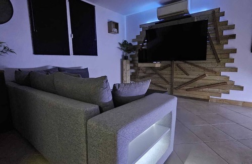 Thezan-les-Beziers Apartment | Apartment