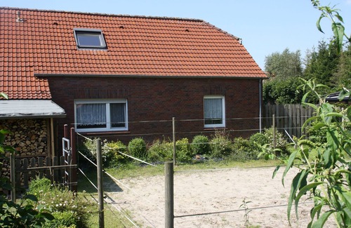 Ochtersum Apartment | Apartment 'Frisia' with Private Terrace