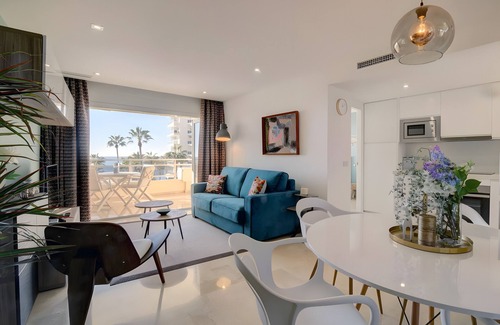 Marbella City Centre Apartment | Apartment 'Front Line Beach 2 Bedr' with Sea View, Wi-Fi and Air Conditioning