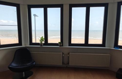 Raversijde Apartment | Apartment - frontal sea view