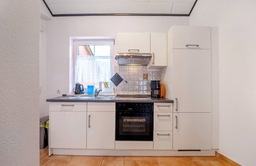 Maring-Noviand Apartment | Apartment 'Gästehaus Mühlenhof - Donfelder' with Private Terrace, Private Garden and Wi-Fi
